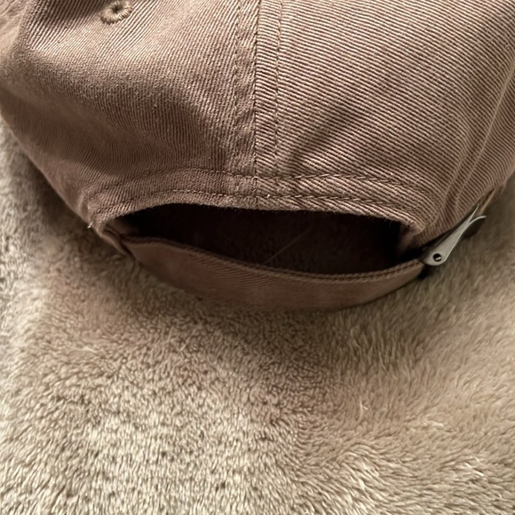 New mens BUCK KNIFE CO. adjustable hat. NWOT - Picture 3 of 3